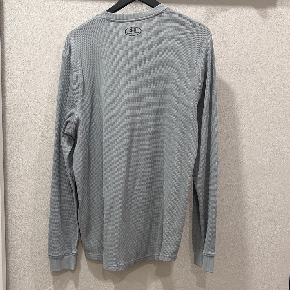 Under Armour Men's Light Gray Long Sleeve Henley - Picture 2 of 3